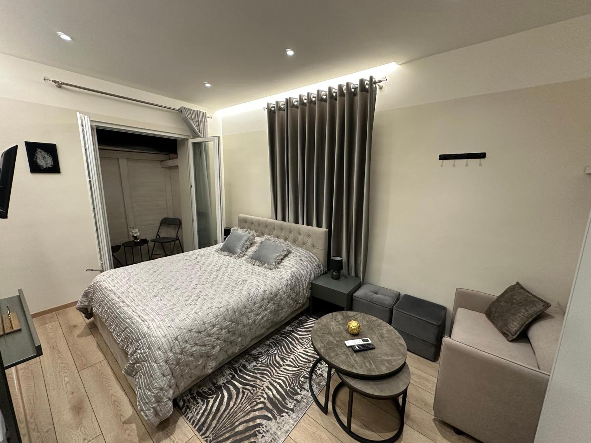 Corplex * Tirana